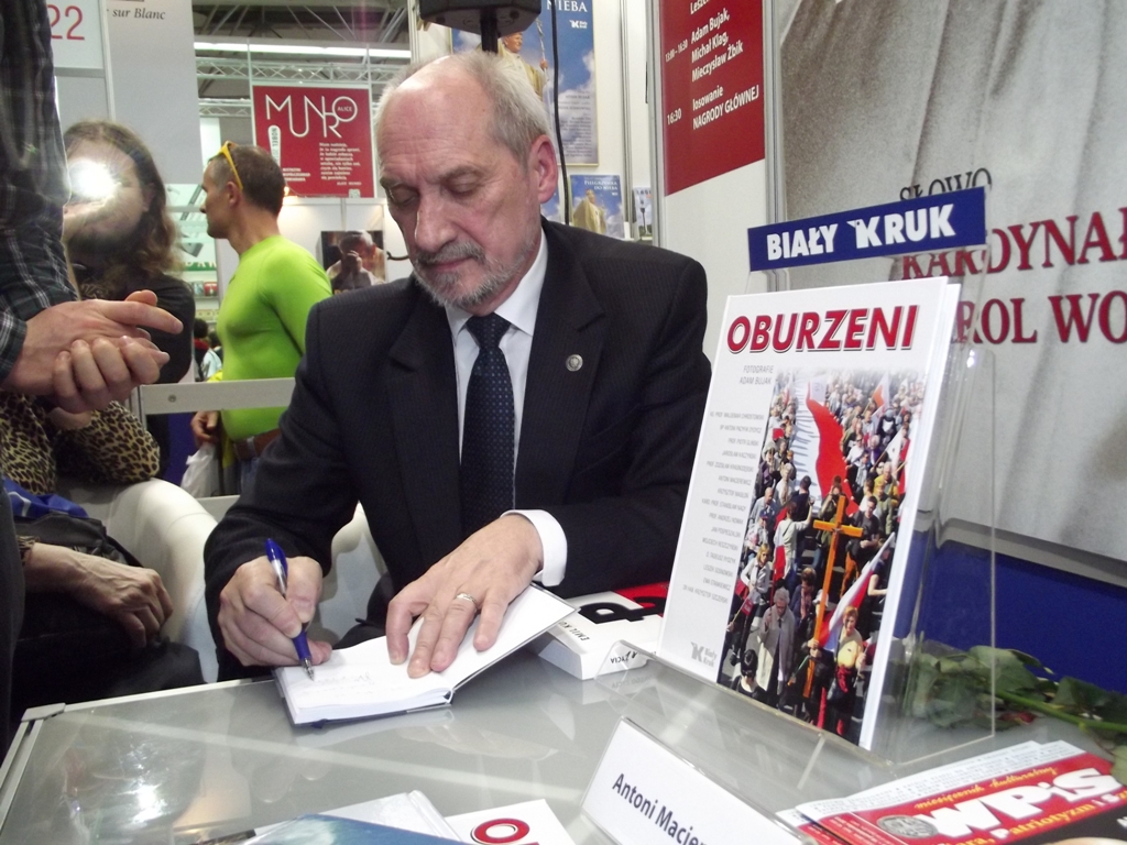 FotPiotr Drabik - Antoni Macierewicz, CC BY 2.0, wikimedia