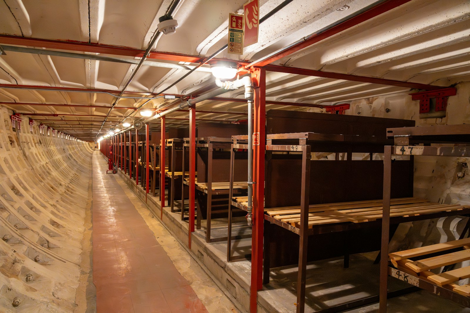 schron, Photo by Tomasz Zielonka/unsplash