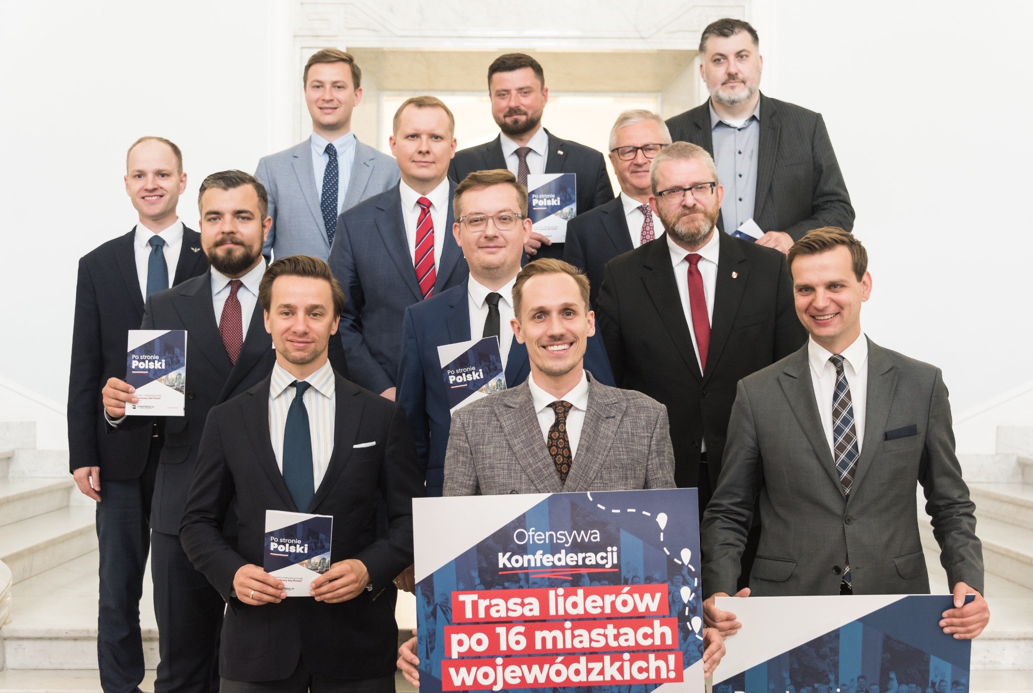 Konrad Berkowicz z posłami i politykami Konfederacji w Sejmie RP (2022), Autorstwa Adrian Grycuk - Praca własna, CC BY-SA 3.0 pl