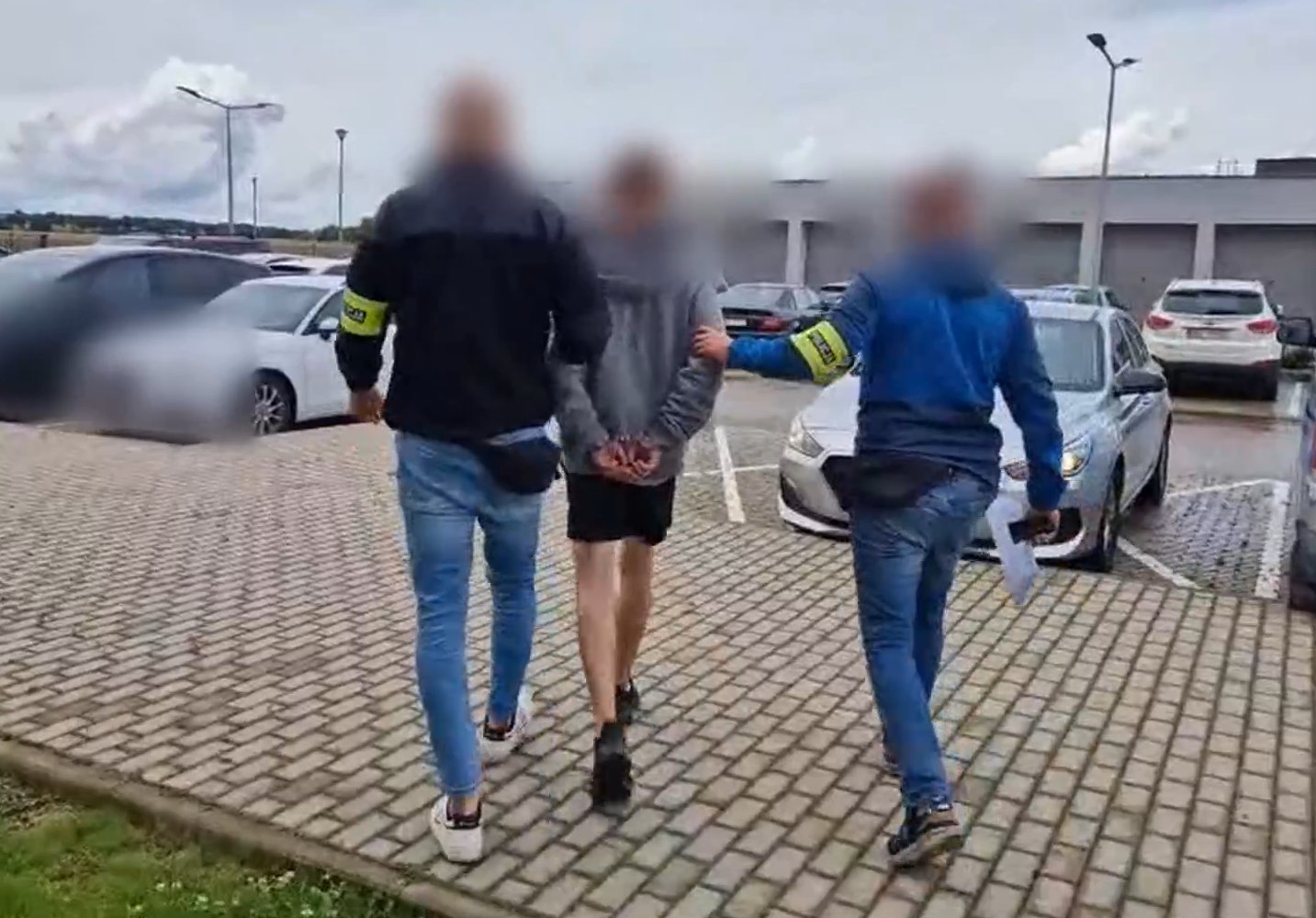 aresztowany mężczyzna/Policja