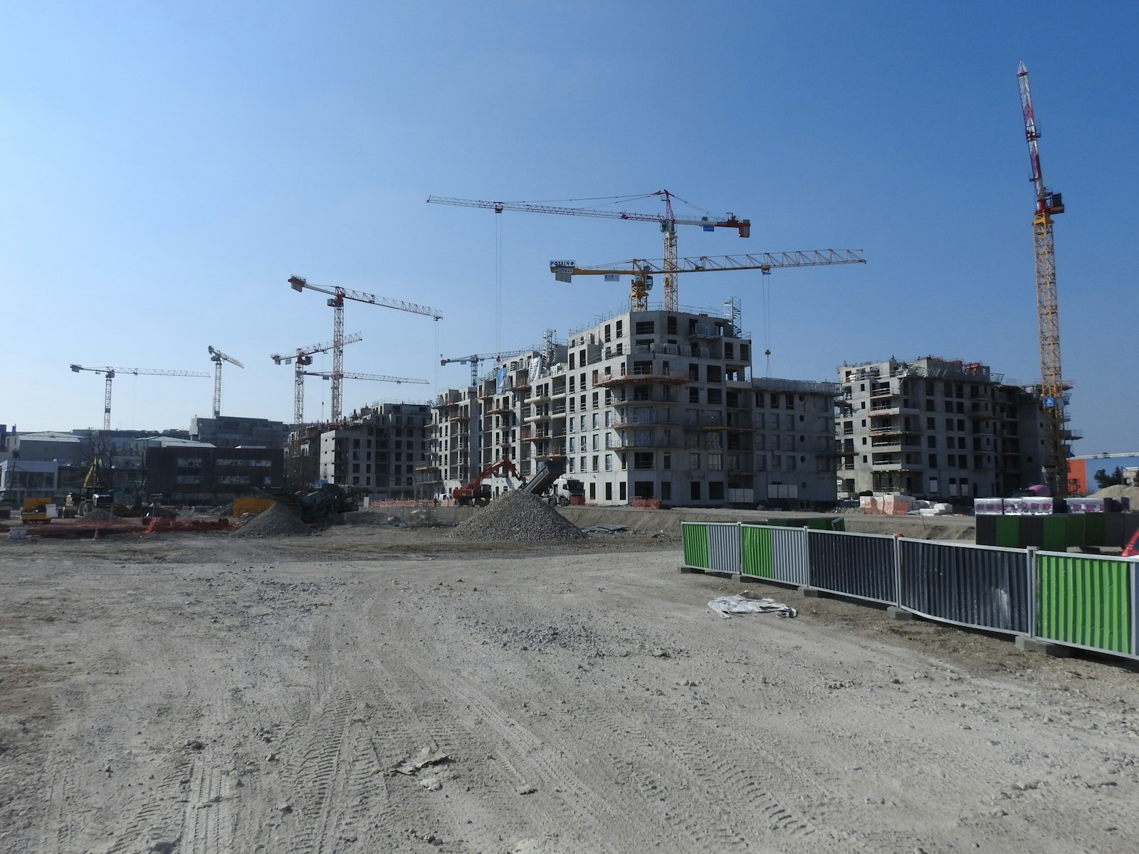 Photo by zanck FL/unsplash