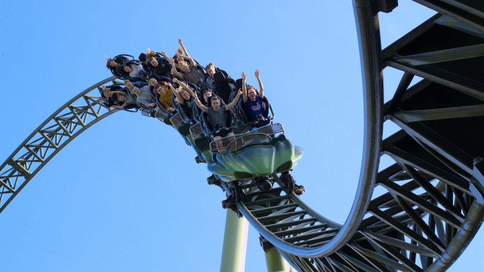 roller coaster/ fot:  Hannes Knutsson/ Unsplash