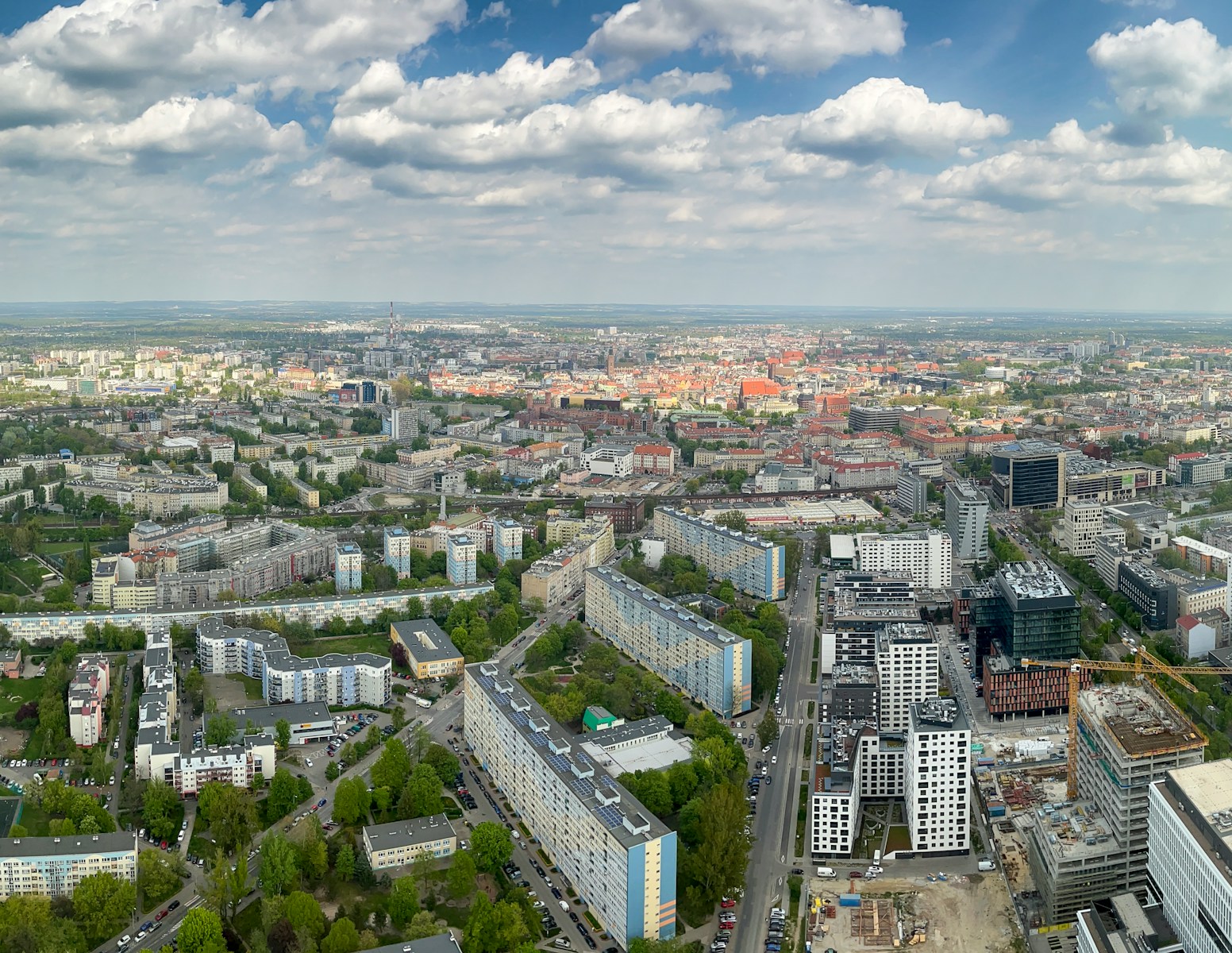 osiedle mieszkaniowe/ Unsplash/ Toni Pomar